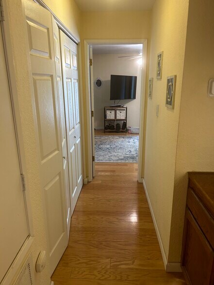 Building Photo - 7417 Auburn Oaks Ct