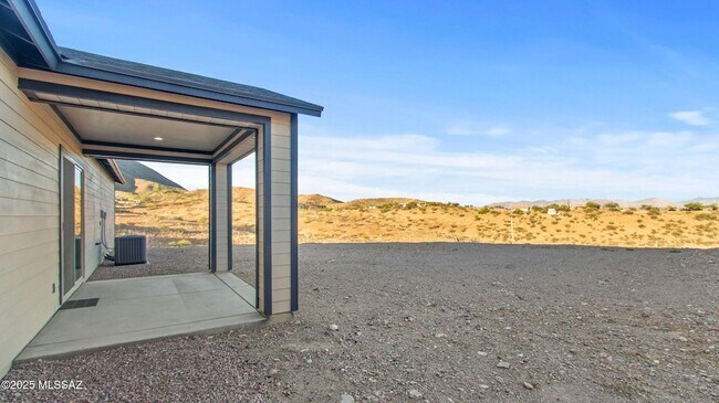 Building Photo - 1251 Avenida Gandara
