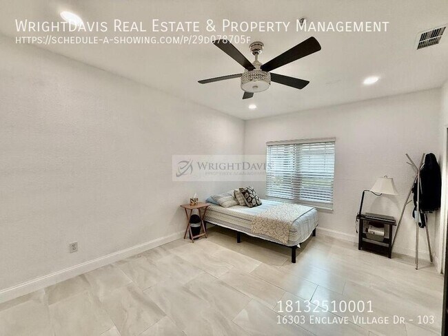 Building Photo - 16303 Enclave Village Dr