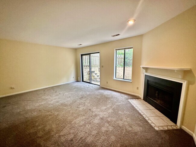 Building Photo - 1209 Chatham Ridge