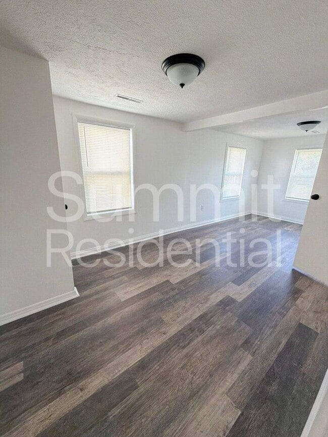 Building Photo - 2 bedroom 1 bathroom Home in Mansfield!!
