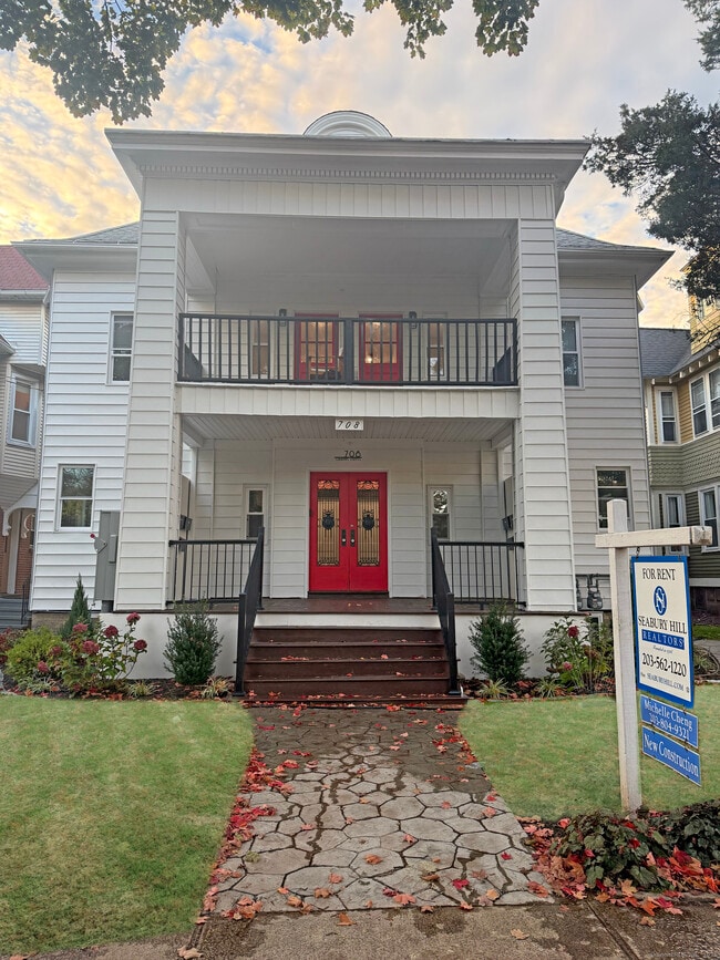 Building Photo - 708 Orange St