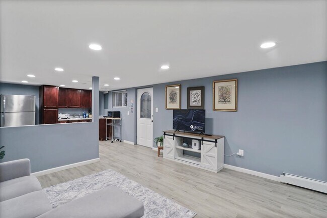 Building Photo - 13715 Dixie Dr