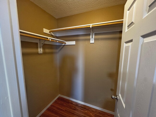 Building Photo - 923 Telstar Loop NW