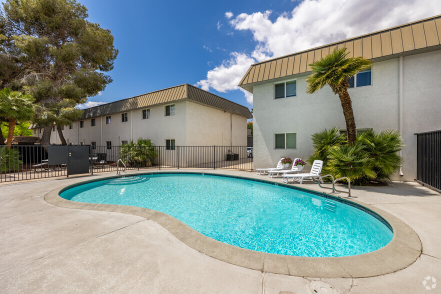 Primary Photo - Red Rock Cove-Newly Renovated Apartment Homes