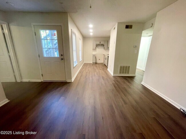 Building Photo - 215 E Ormsby Ave