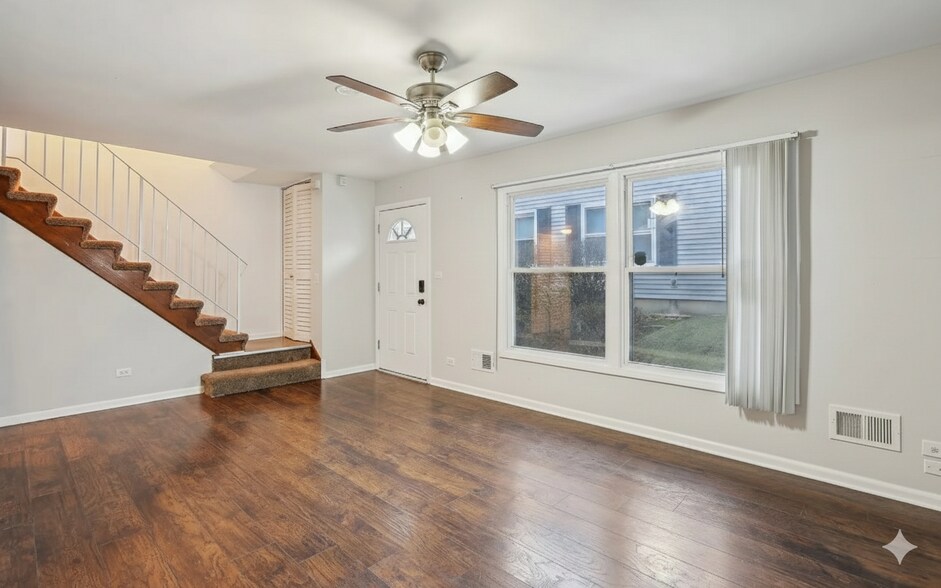 Building Photo - 1945 Hancock Dr