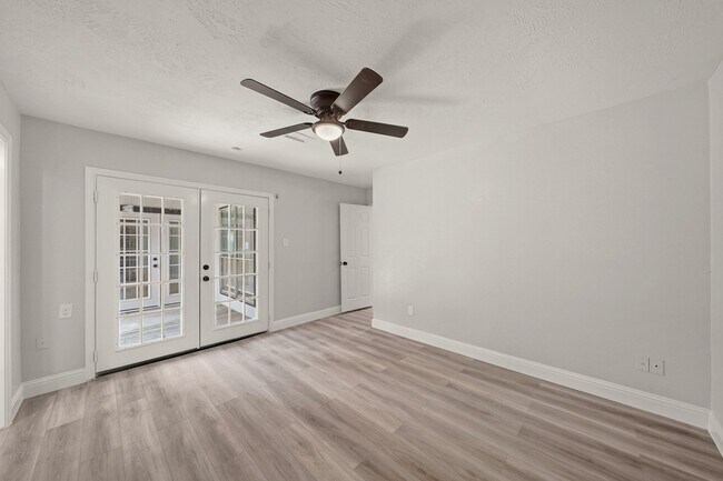 Building Photo - 22039 Rivermead Dr