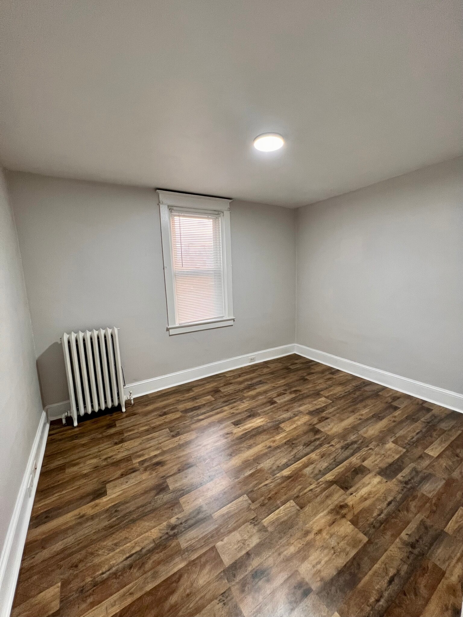 first bedroom - 340 E Broadway Ave