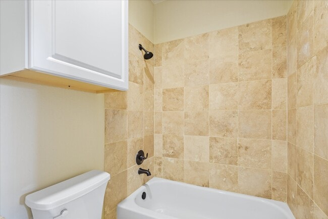 Building Photo - 3034 Orchard Ct