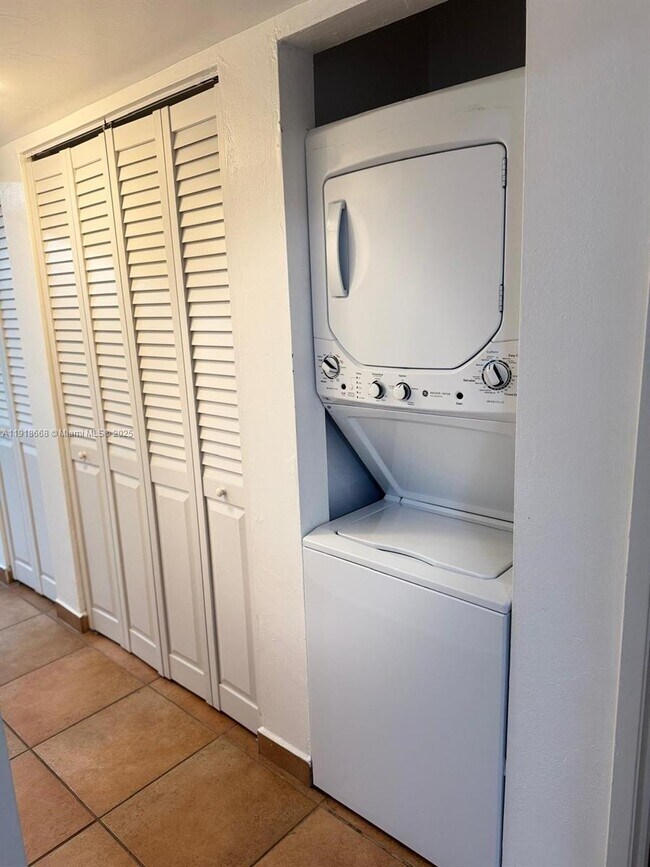 Building Photo - 5731 NW 37th St