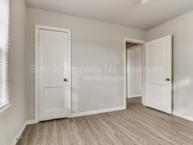 Building Photo - 4005 N Rockwell Ave