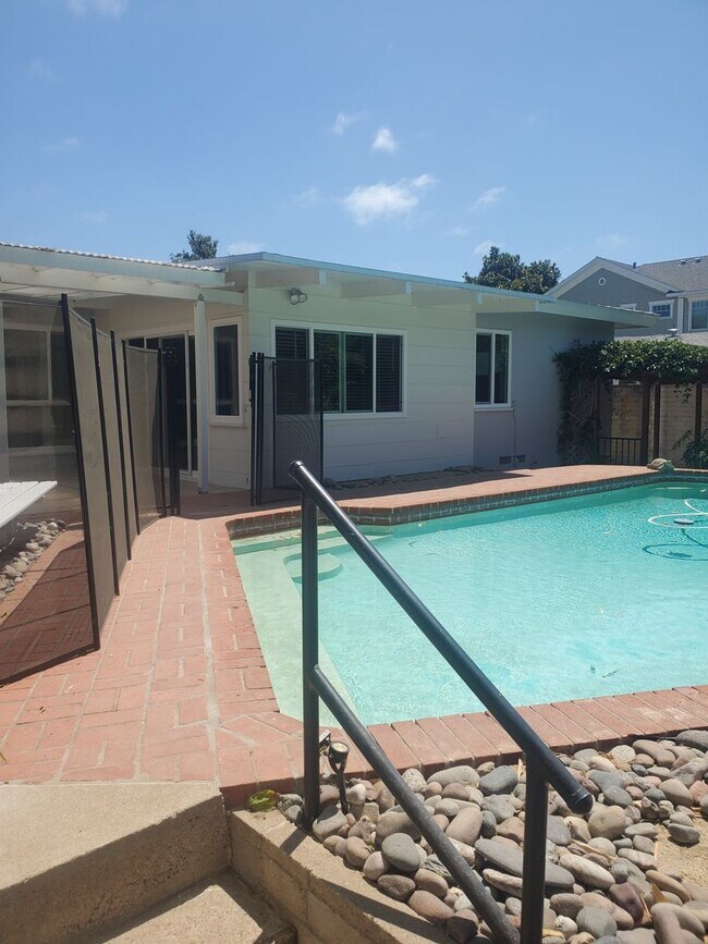 Building Photo - Recently Upgraded and Refreshed House with Pool and Casita