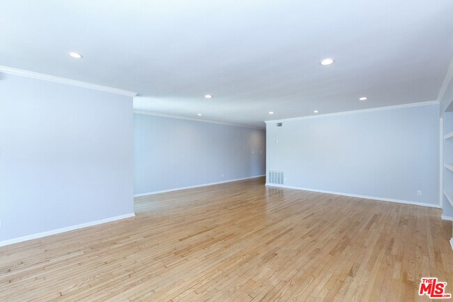 Building Photo - 1539 Laurel Ave