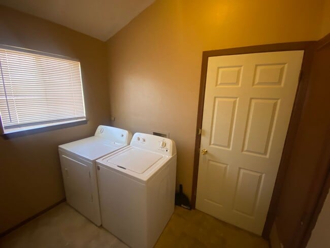 Building Photo - HOME FOR RENT NORTHEAST EL PASO