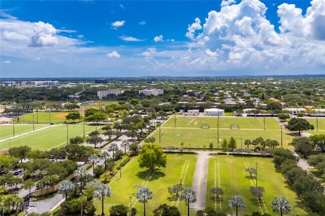 Building Photo - 2530 Coral Springs Dr