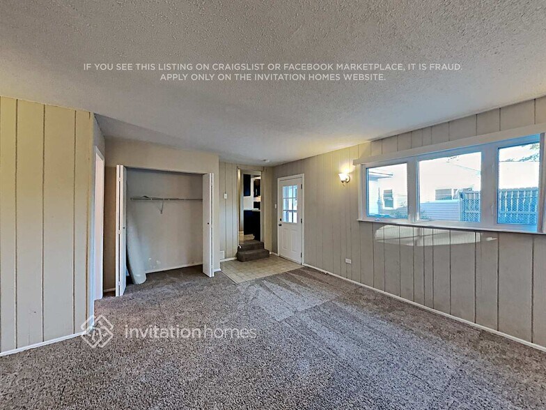 Building Photo - 9219 S 51st Ave