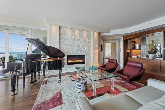 Building Photo - The Escala Condominiums - 3 bedrooms