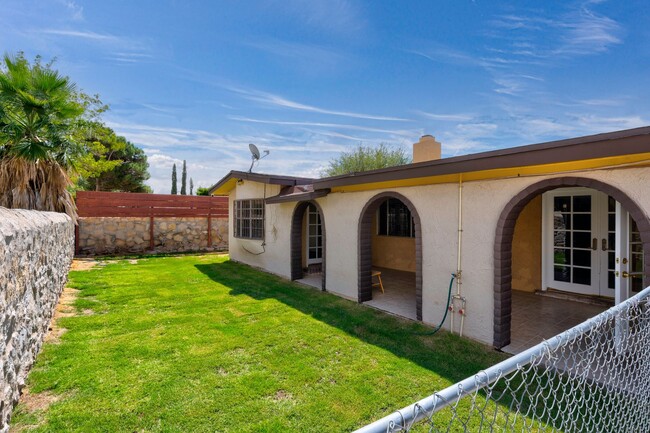 Building Photo - SPACIOUS EAST EL PASO HOME WITH POOL