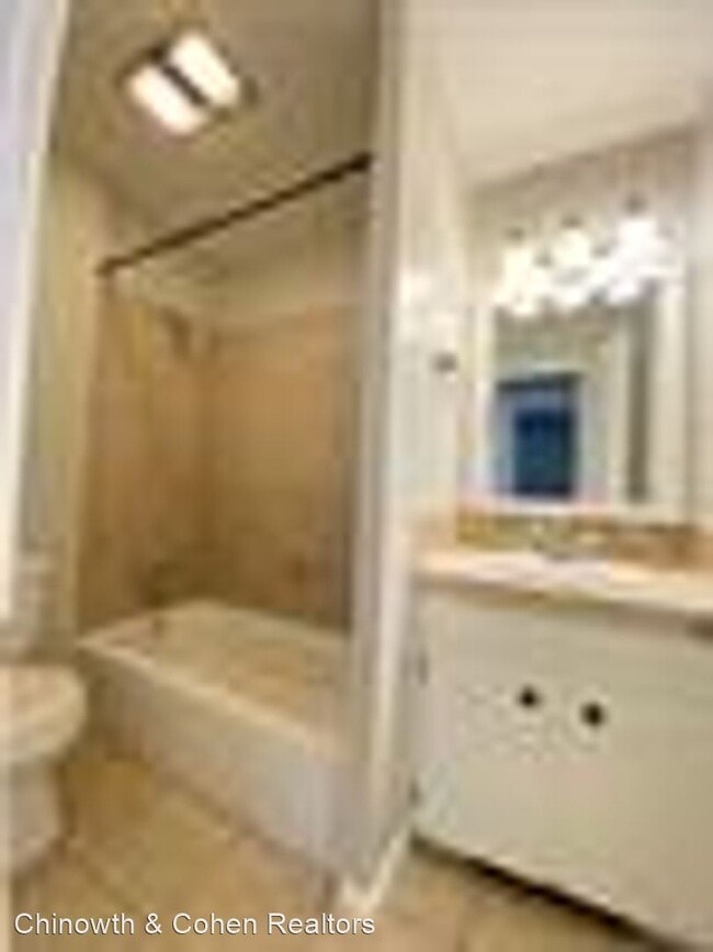 Building Photo - 3 br, 1 bath House - 3224 S 121st E Ave