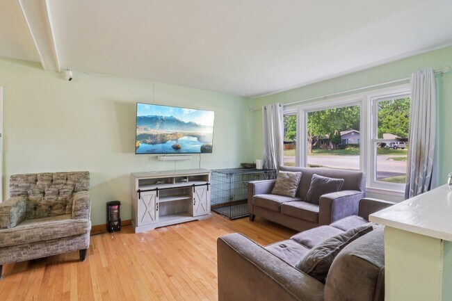 Building Photo - 2610 Killarney Dr