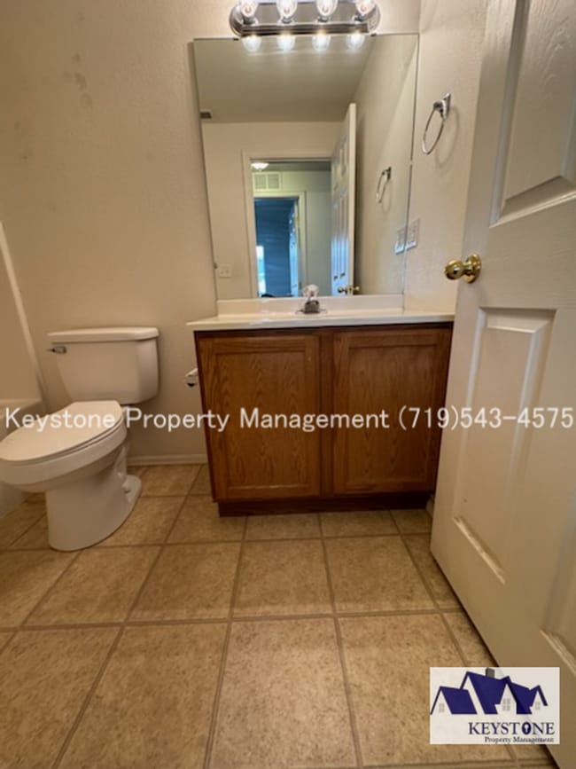 Building Photo - South side Domega Home 3 Bedroom/2 Bath/2 Car Garage $1850/$1850