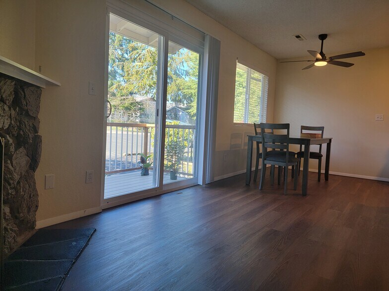 Building Photo - 14124 74th Pl NE