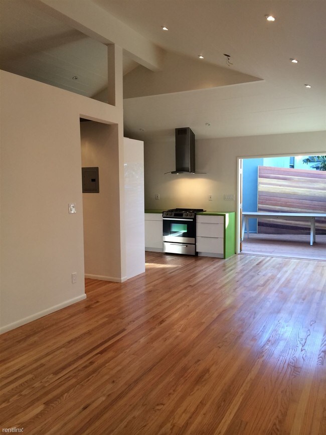 Building Photo - 1 br, 1 bath  - 2134 Griffith Park Blvd