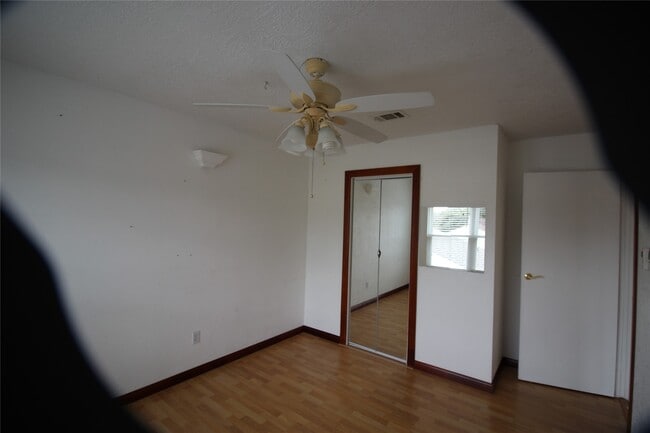 Building Photo - 458 Woodrail Dr