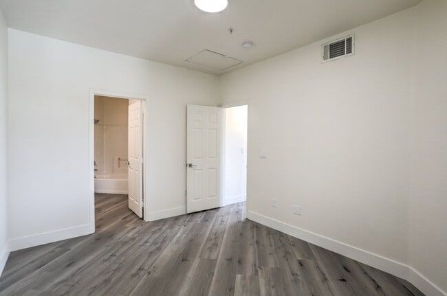 Building Photo - 7139 S Durango Dr