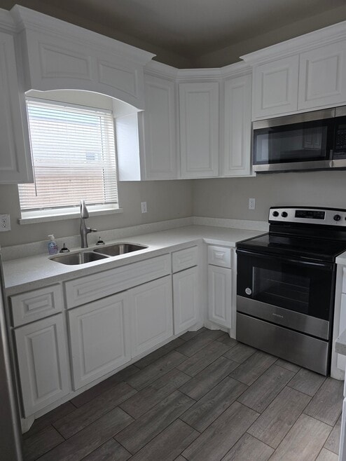 Building Photo - 1614 Playa Dr