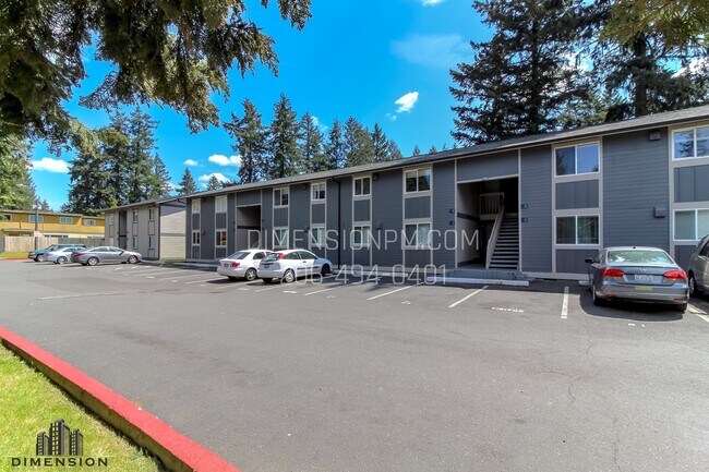 Building Photo - Green wood II