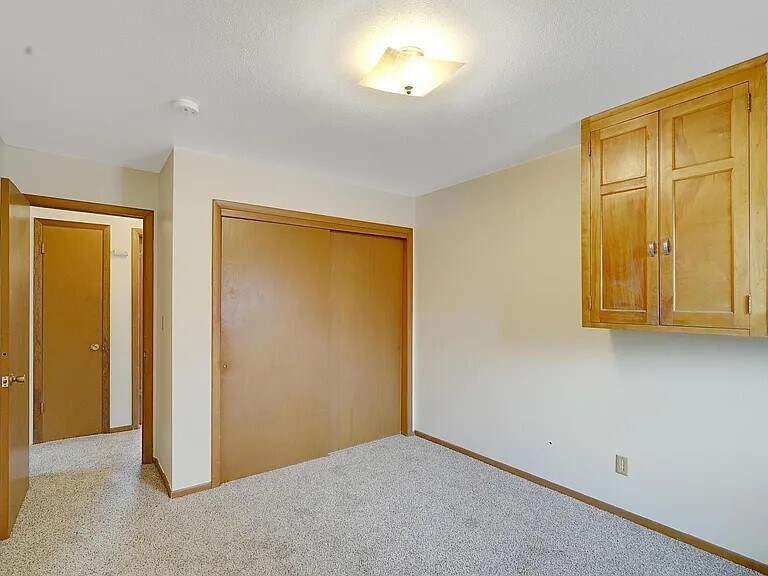 Building Photo - 987 County Road C2 W