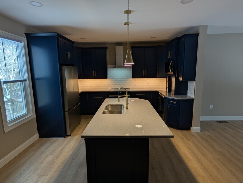 Kitchen - 319 Howard St