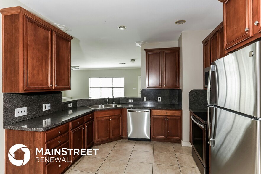 Building Photo - 3016 Shoreline Dr