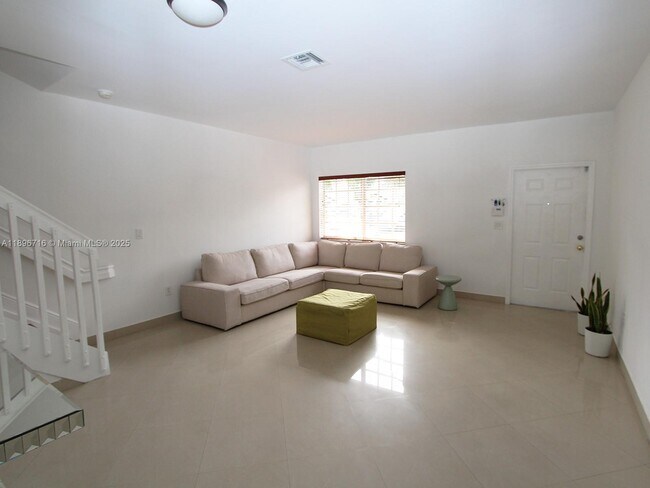 Building Photo - 5755 NW 115th Ct