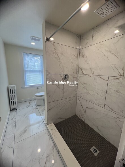 Building Photo - 28 Cherry St