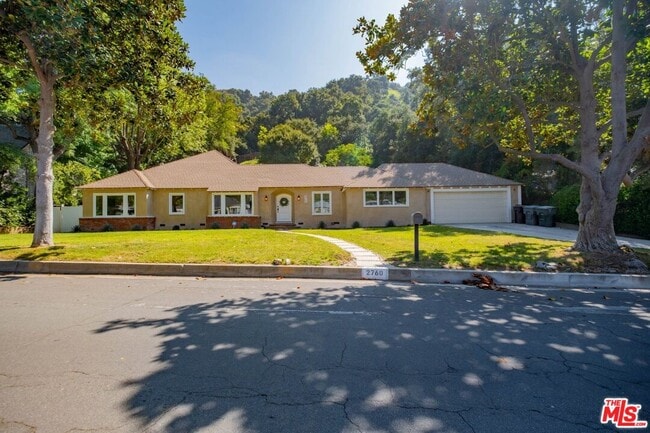 Building Photo - 2760 E Glenoaks Blvd
