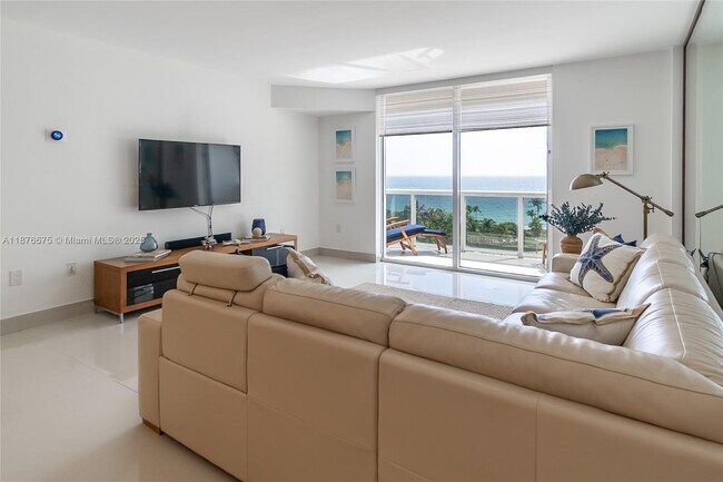 Building Photo - 10275 Collins Ave