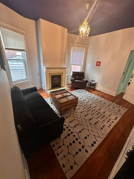 Building Photo - 815 Rubel Ave