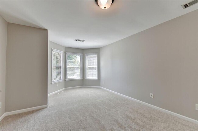 Building Photo - 4805 Shelbourne Dr