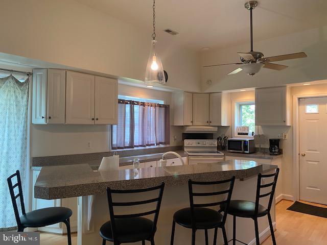 Building Photo - 1420 Riverside Dr