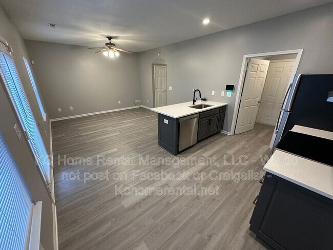 Building Photo - 1955 N 80th Ct