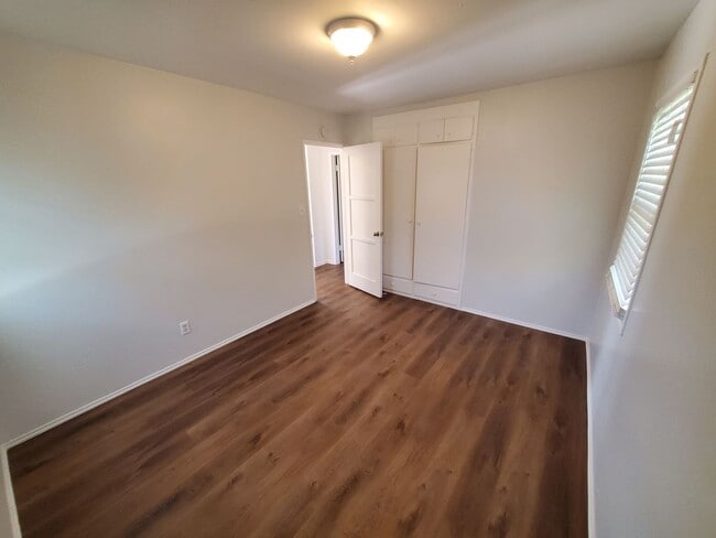 Building Photo - CUTE 2 BEDROOM HOUSE IN GLENDORA WITH LOTS...
