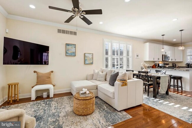 Building Photo - 103 Front St