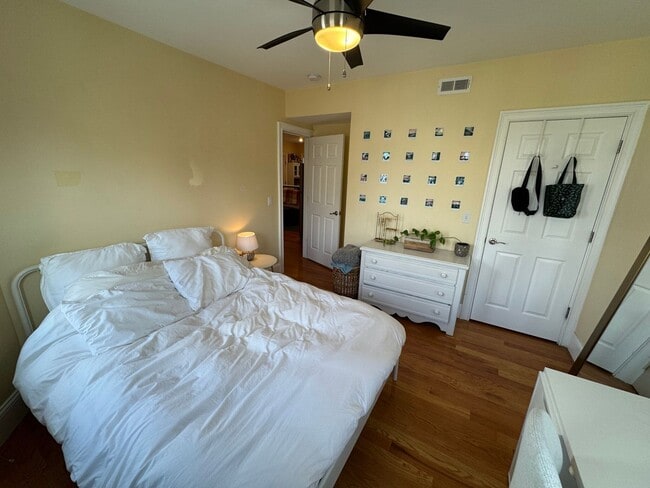 Building Photo - BEAUTIFUL UNIT IN CAMBRIDGE!!!!!!!!!!!