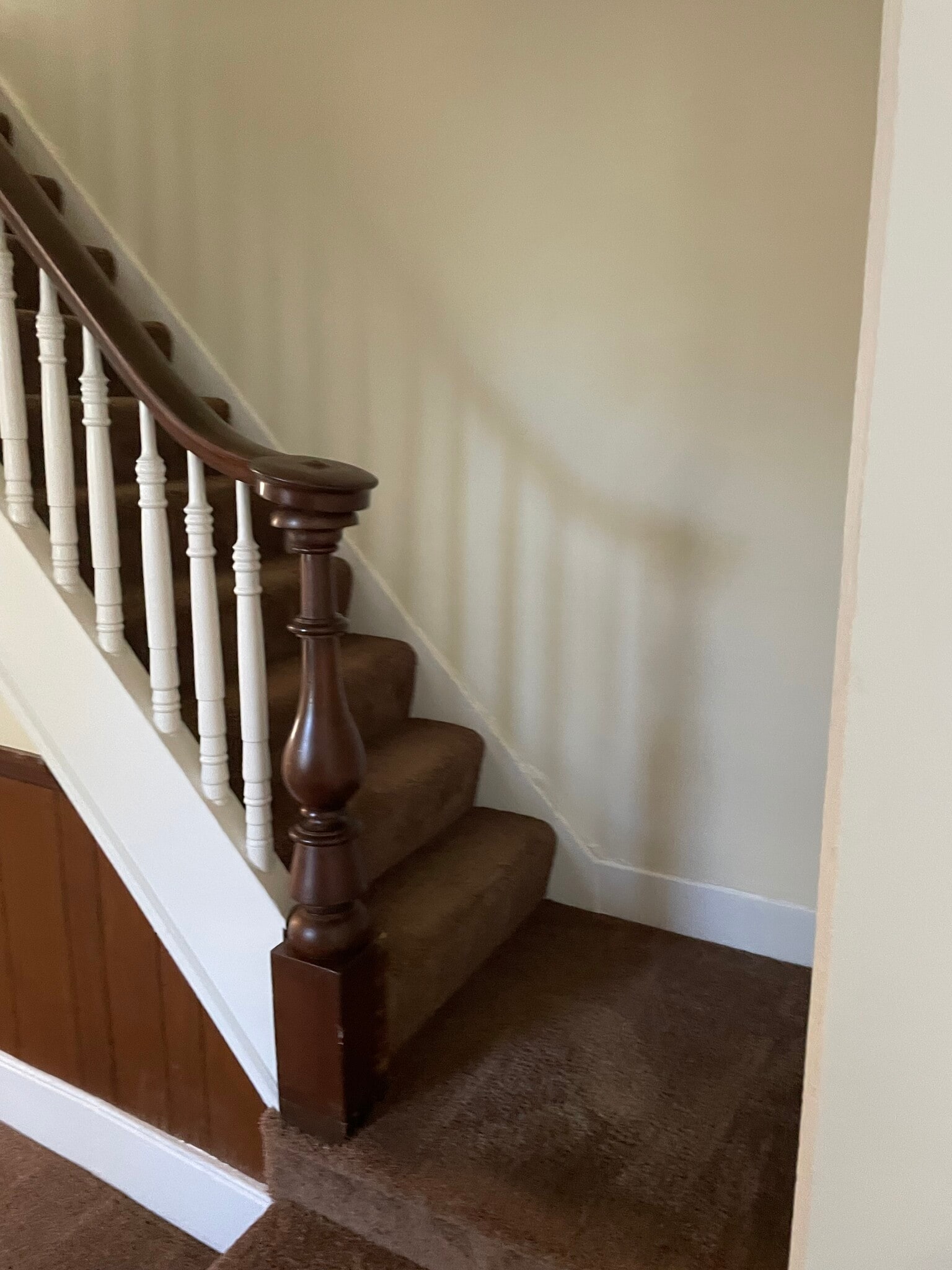 Building Photo - 107 E 2nd St