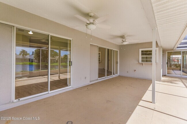 Building Photo - 1050 Fieldstone Dr
