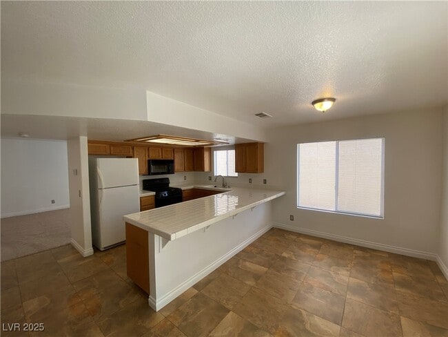 Building Photo - 9633 Rancho Palmas Dr