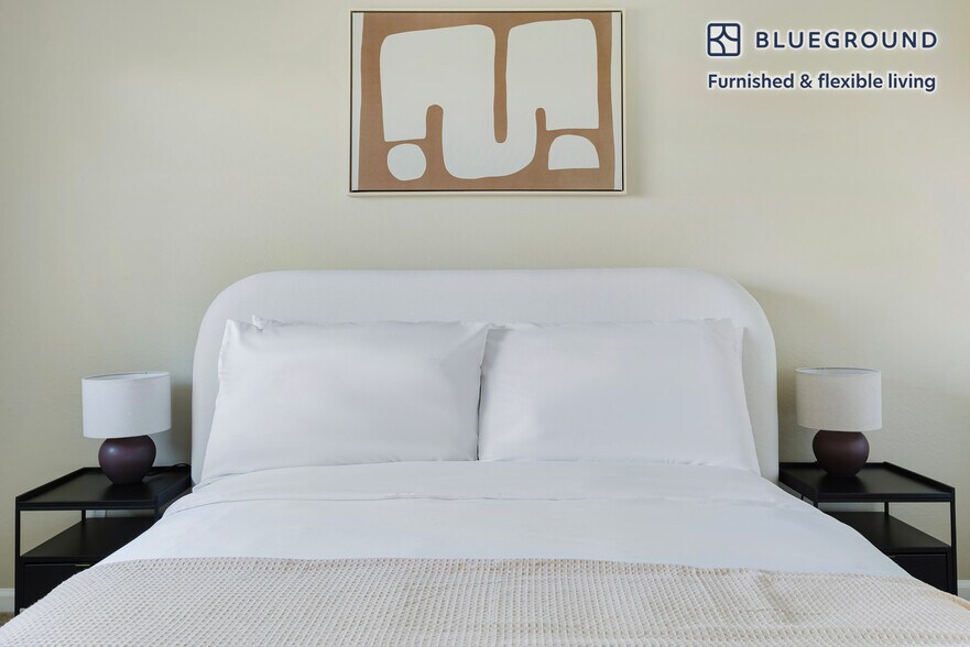 Building Photo - 600 Edgewater Blvd